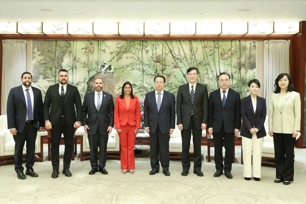 Reunión entre la vicepresidenta ejecutiva de Venezuela y el vicepresidente de China, Han Zheng