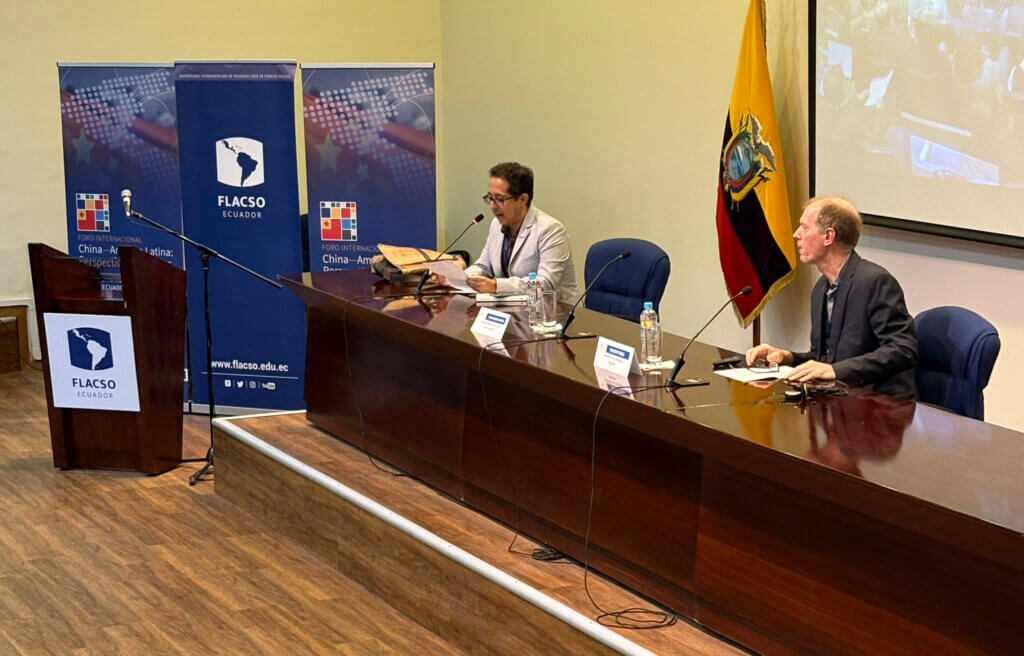 "China global y el poder de la infraestructura: la tecnopolítica del ‘modelo chino’ de desarrollo" Timothy Oakes