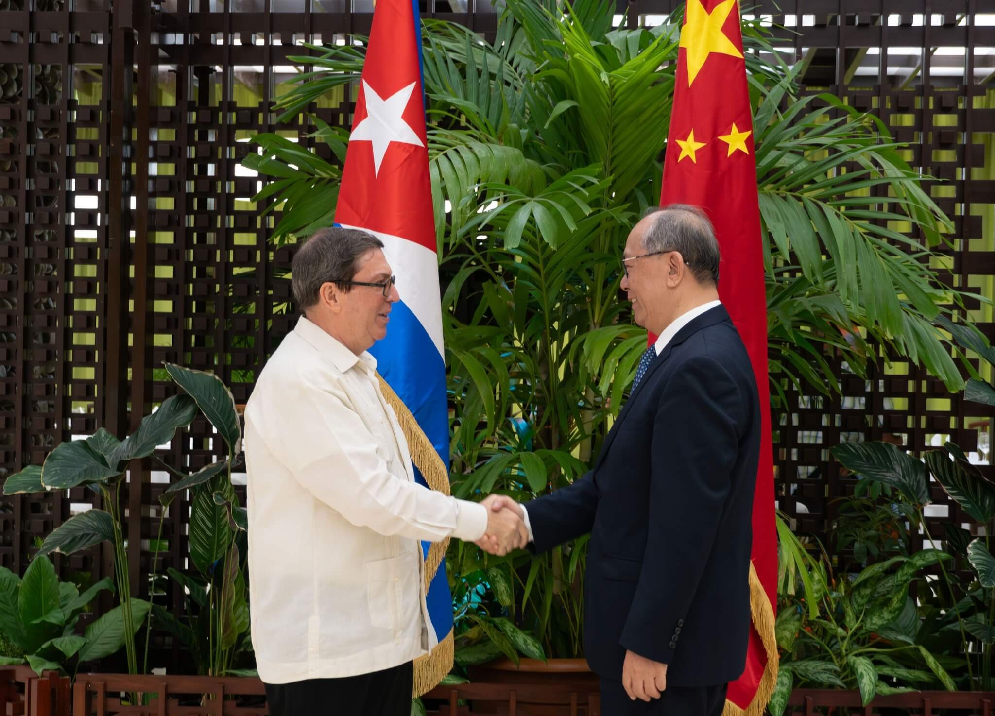 Encuentro bilateral de alto nivel entre Cuba y China