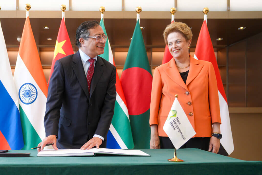 Banco de desarrollo de los BRICS aceptó el ingreso de Colombia