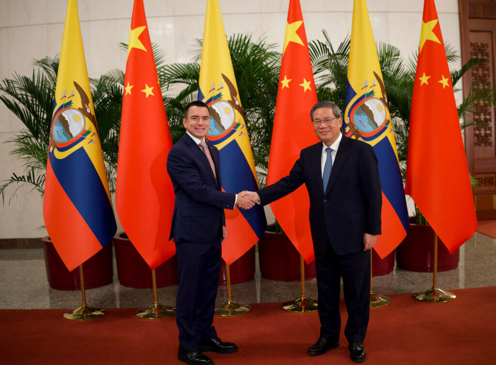 Daniel Noboa abre gira internacional reuniéndose con el primer ministro chino Li Qiang