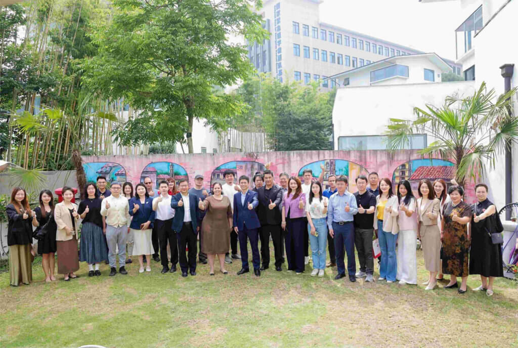 Gobierno cubano instaura centro cultural en Zhejiang, China