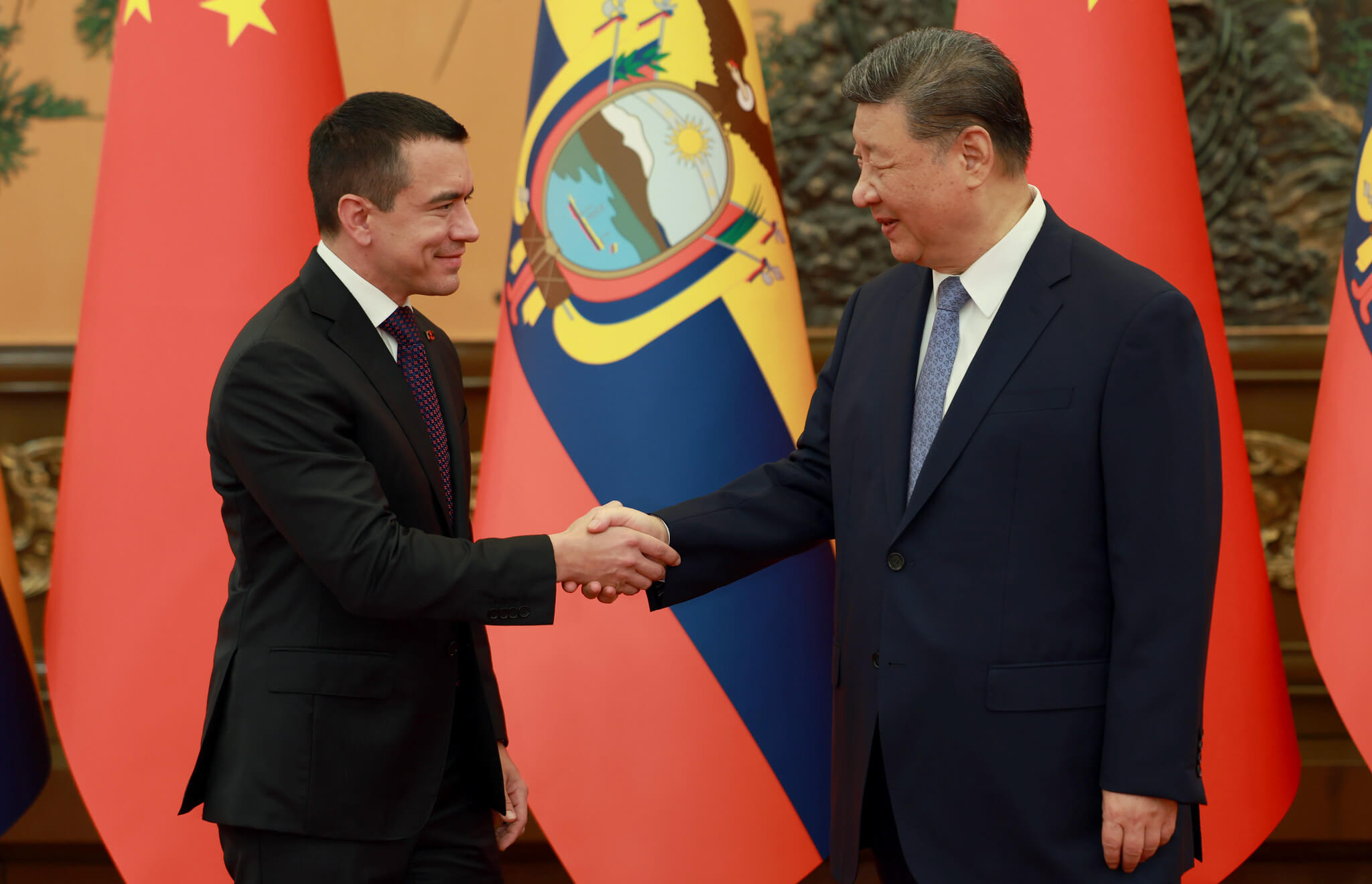 Ecuador recibe nueva línea de crédito de China por USD 600 millones