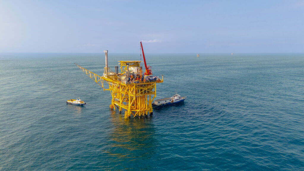 Ecuador firma contrato con CNPC para duplicar producción de gas natural costa afuera