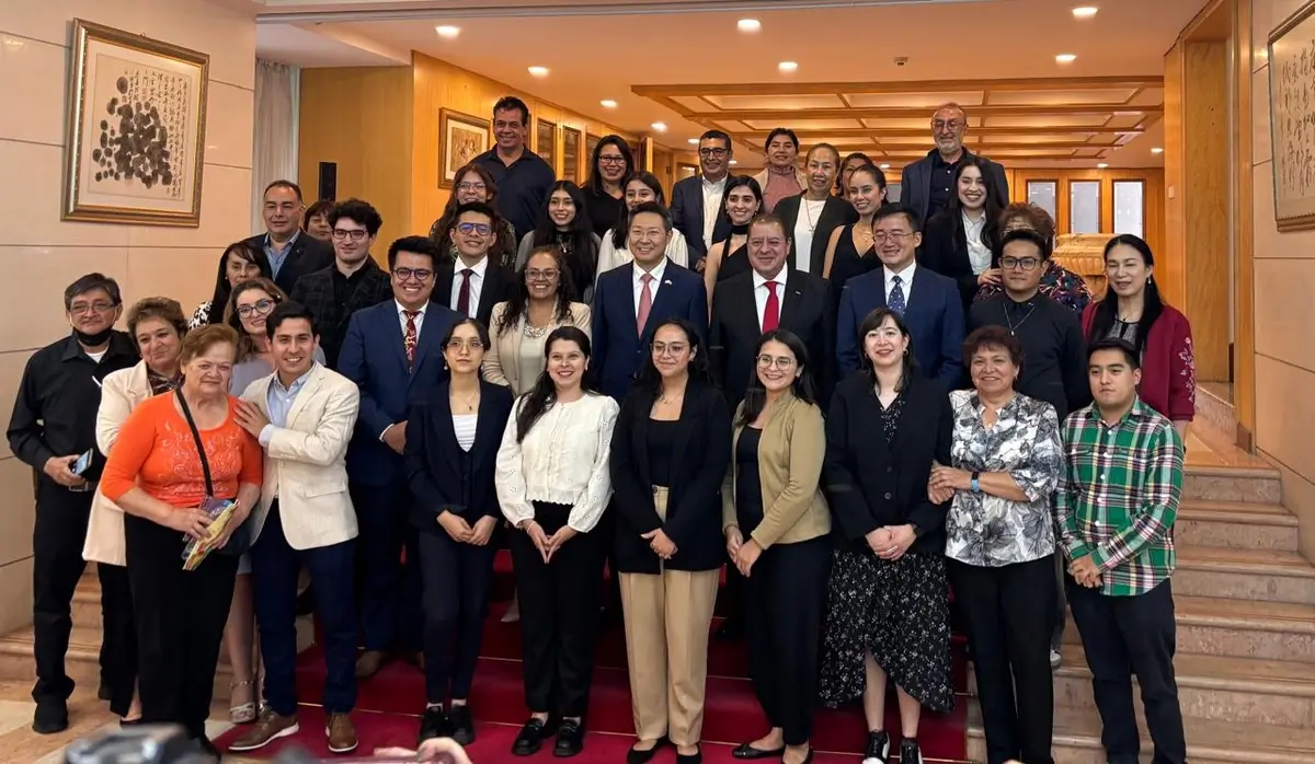 China otorga becas a 18 jóvenes mexicanos para estudios de posgrado