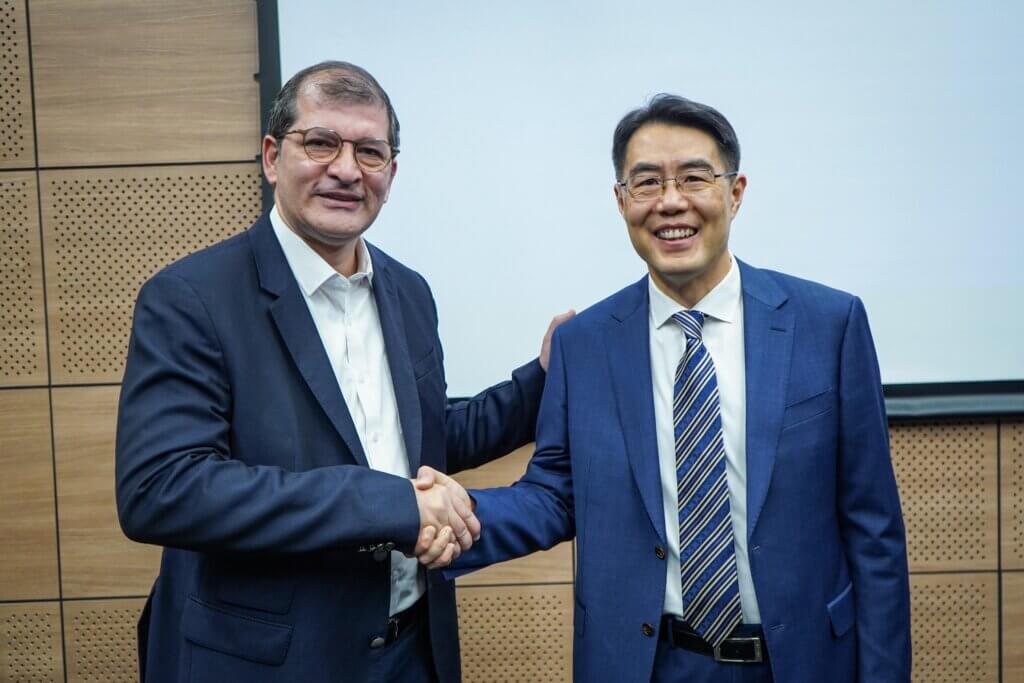 China conformará grupo de expertos para asesorar a Colombia en proyectos férreos