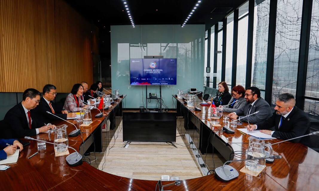 Chile y China firman acuerdo para fomentar intercambio educativo y tecnológico